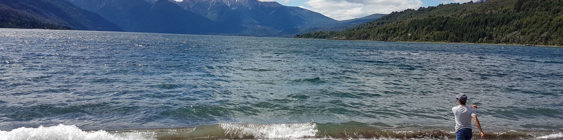 Lago futalaufquen ubicado a km de esquel y trevelin 🏞