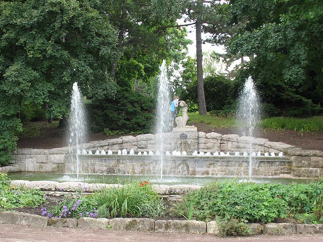 Brunnen im Stadtpark (Fountain in the town park)