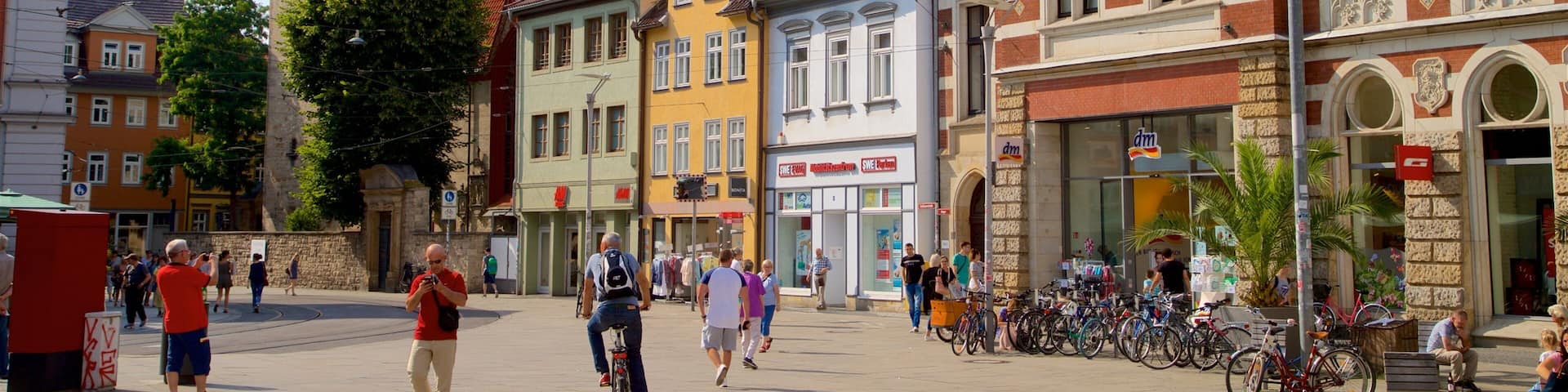 Erfurt mit einem StraĂenszenen, Platz oder Plaza und Geschichtliches