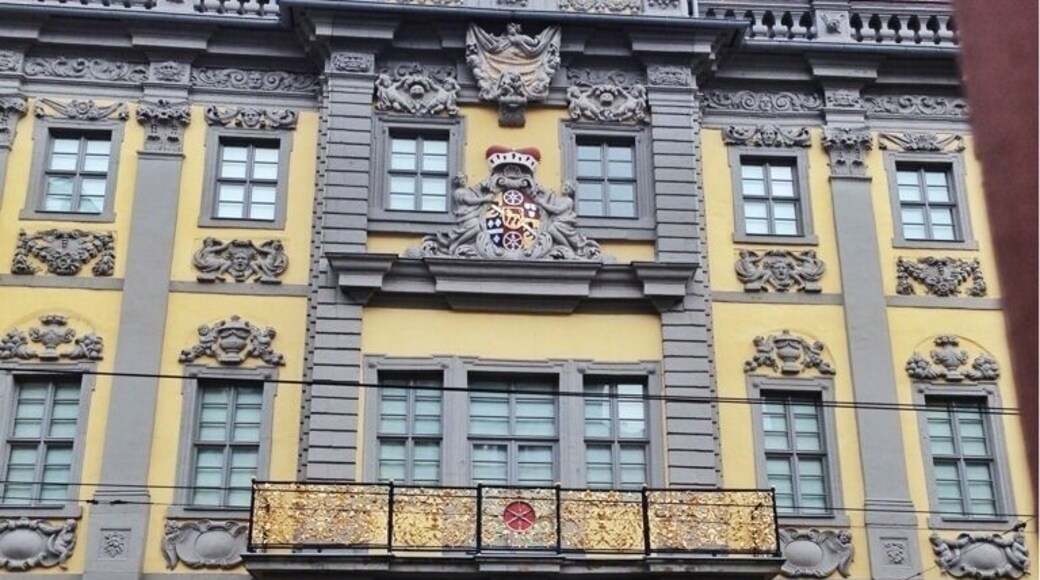 The Anger Museum with its delightful variety of wood and stone sculptures is situated in the middle of the old part of the city at the crossroads made by the Bahnhofstrasse and the Anger. It was built between 1706 and 1712 as a packing and weighing station both for Philipp Wilhelm Reichsgraf von Boineburg, the governor of the city and for Archbishop Lothar Franz von Schönborn. It is one of the most important early 18th century buildings.
The museum was founded in 1886 to house the artworks that the city of Erfurt had inherited from one of its most famous sons, the Romantic painter Friedrich Nerly.