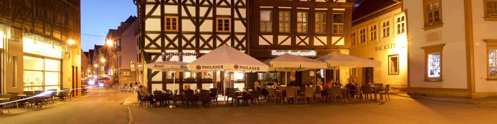 Erfurt mit einem Geschichtliches, Essen im Freien und bei Nacht