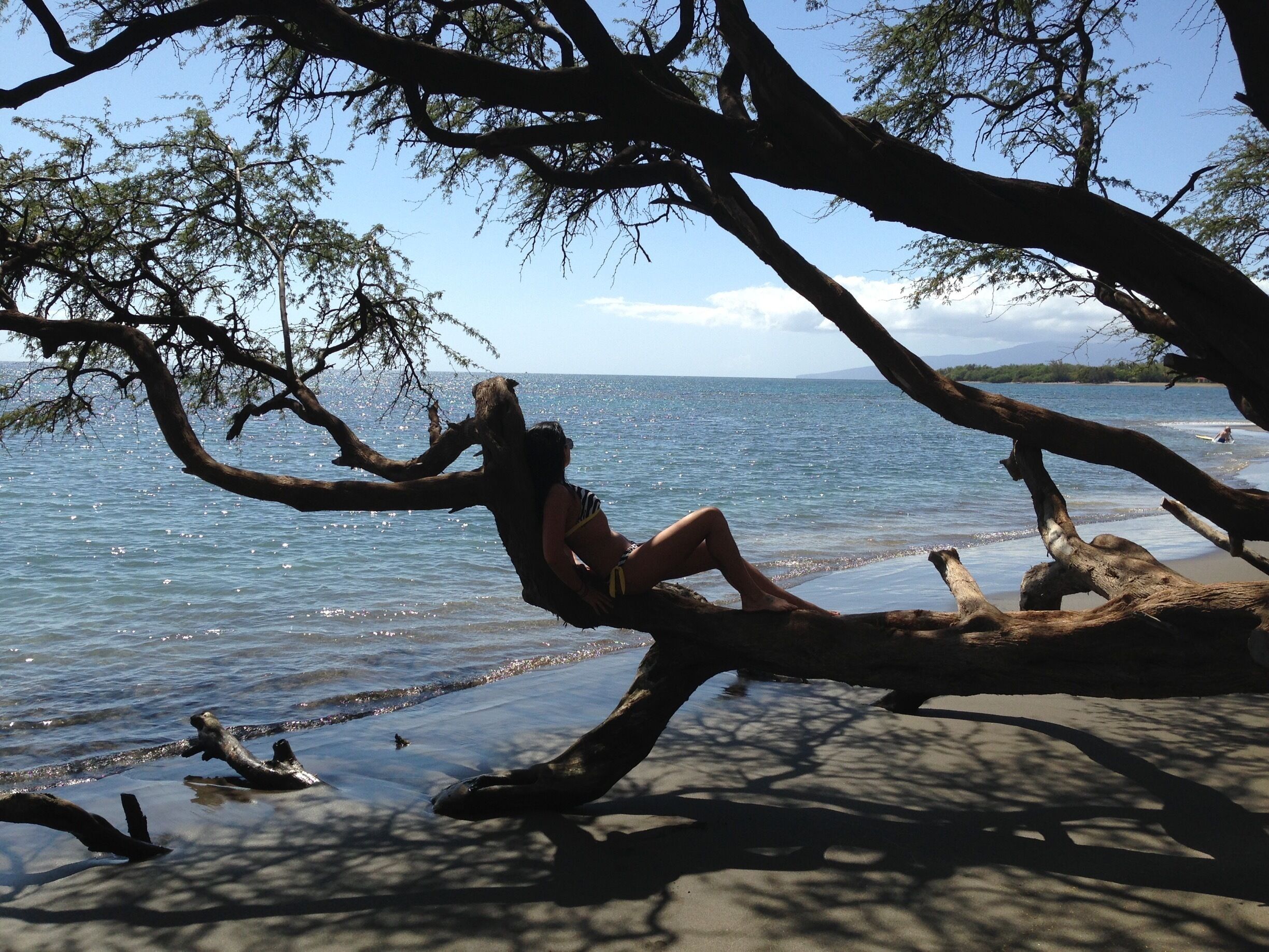 This was a great local spot for snorkeling and much less crowded than the main beaches.  You literally park alongside the road at mile marker 14 and walk out onto the beach.  Close to shore the water is a little cloudy but if you swim about 50 yards out, the depth increases to about 15 feet and you have clear views of some amazing fish 🐠🐟