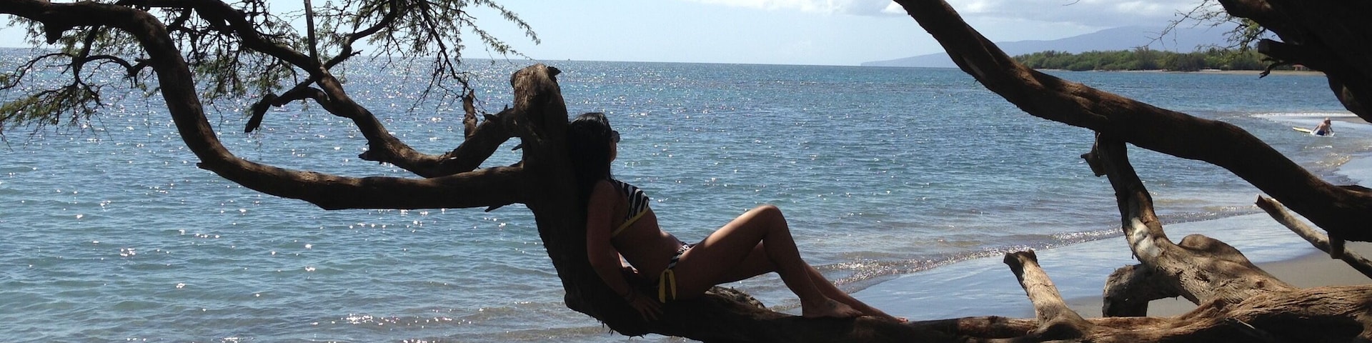 This was a great local spot for snorkeling and much less crowded than the main beaches.  You literally park alongside the road at mile marker 14 and walk out onto the beach.  Close to shore the water is a little cloudy but if you swim about 50 yards out, the depth increases to about 15 feet and you have clear views of some amazing fish 🐠🐟