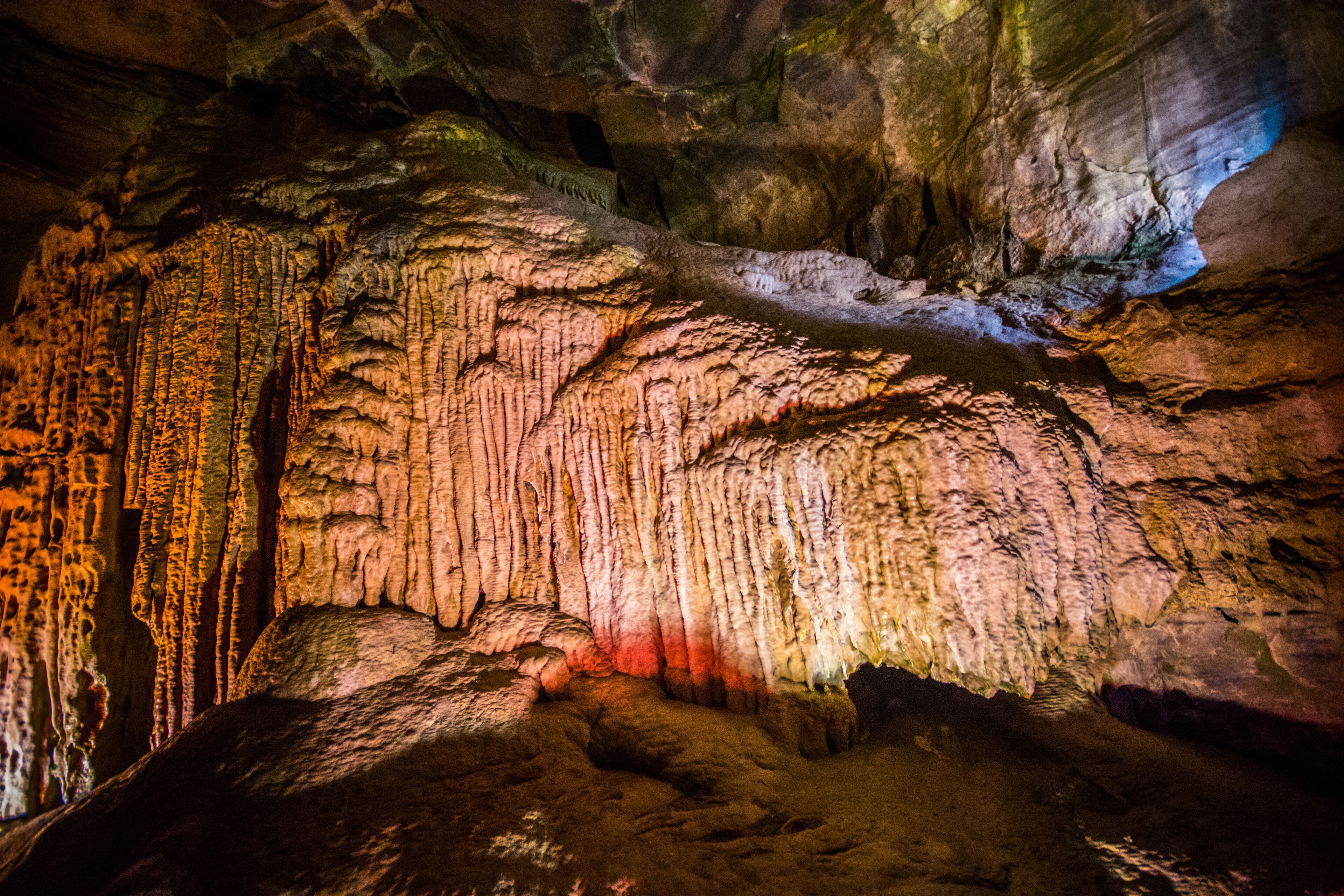 Howe Caverns Spelunking stalagmites stalagtites upstate New York