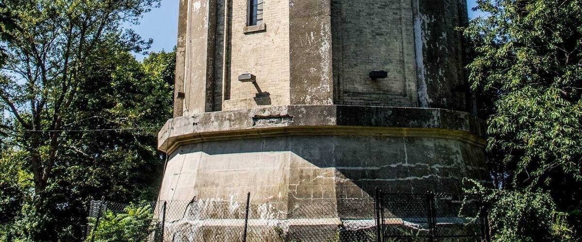 Fort Revere is an 8-acre historic site situated on a small peninsula located in Hull, Massachusetts A pretty nice little historical hiking spot