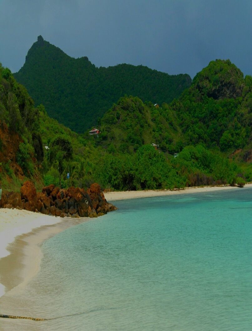 Amazing empty beaches !