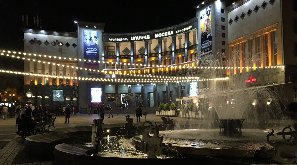 Opera theater#Yerevan #night life #Armenia#night walk#movietime🎭