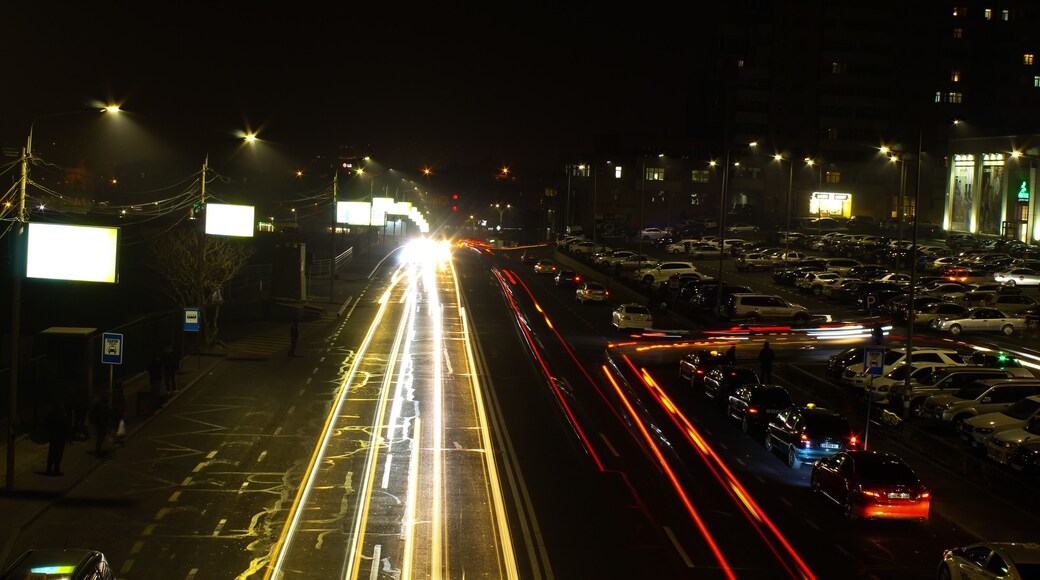 Lighttrails#lighttrailphotography#dalmamall#yerevan#canonphotography#nightphotography😎📸