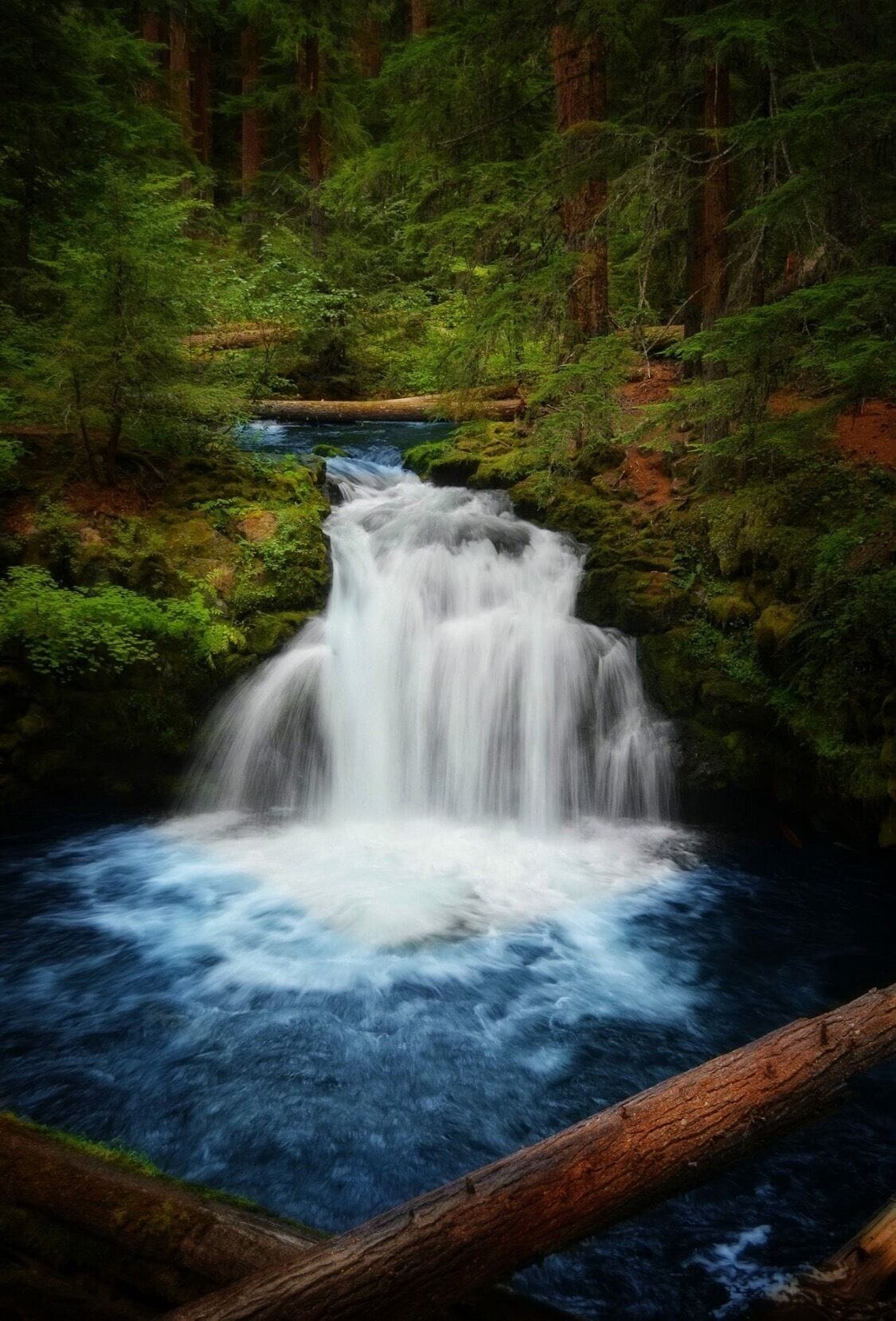 Another beautiful waterfall in Oregon. 