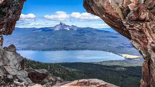 Mt. Thielsen’s steep summit spire was formed via glacial erosion after the volcano ceased erupting. It’s seen here towering over Diamond Lake from neighboring volcano, Mt. Bailey. Bailey itself is much younger and as such is more rounded on the summit - it has not been as whittled by ice. Discoveries like these are why my husband and two dogs and I have been on the road for three months in our van! #adventure