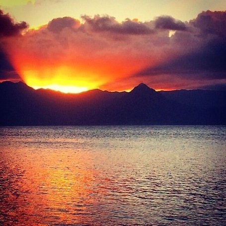 Great sunset at the cottages at the USMC Kaneohe base for a wedding. #localgem #beach