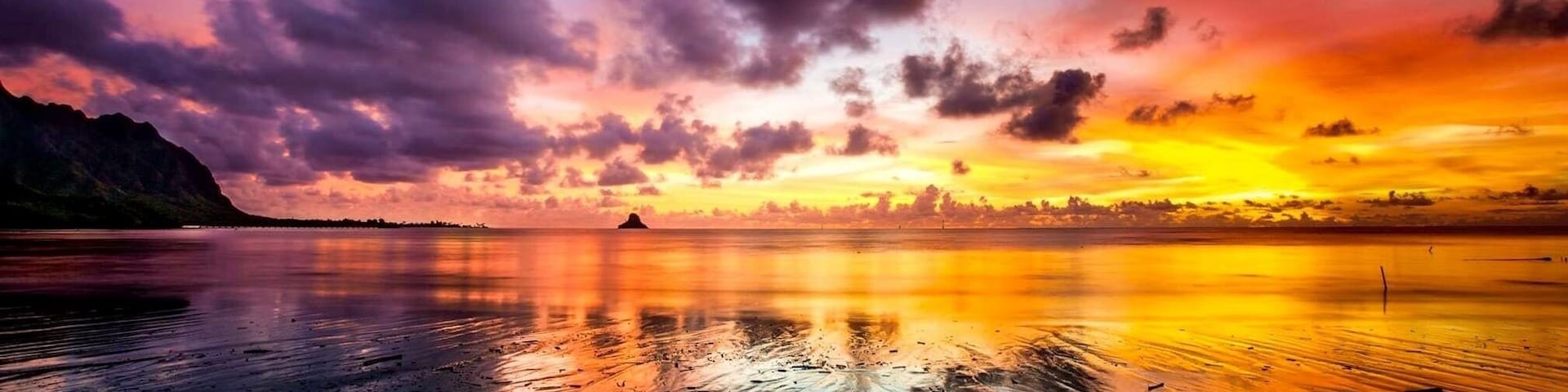 Amazing colors during sunrise here in Kahaluu. #âïž #âïž #đ #đ
#đ #â° #sky #landscape #water #clouds #summer #sea #travel #cloud #horizon #sun #tree #scenery #ocean #beach #coast #lake #vacation #scenic #sunny #reflection #nature #travel #instagood #summer