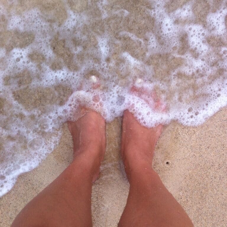 🔁🔂 #washrinserepeat 🌊🌊🌊 with every wave, time passes and change occurs⌛️ ... We can never go back to the first wave🌀 .... So, 💭imagine the wave 🚿 washes away the bad, the negativity💩 inside of you, the evil haunting the world 🌊🌊🌊 ... Then without doubt a new wave 💙 comes crashing into you 🙌 with happy thoughts🌺 and 💌 positive outlook, hope for the future 🐢🐳🐬... So play in the waves,👙 let it wash away the bad👿, bring you happiness☺️, and repeat til your soul is cleansed😇!  The ocean is always there for you! 🌈🙌 #appreciatenature 🏊🏄🌅🌴 #thankGod🙏