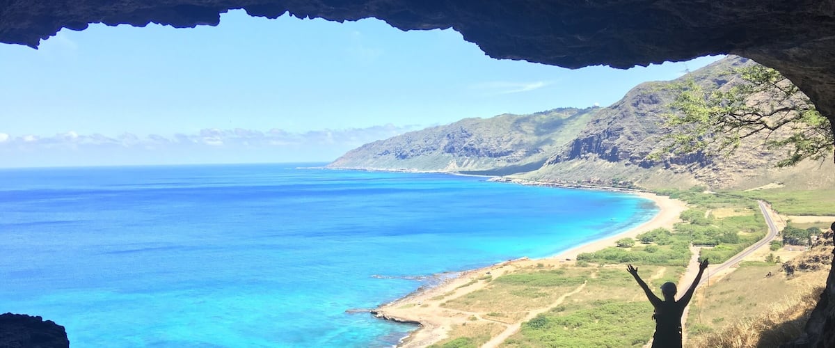 What a beautiful hike, kinda dangerous going up but is so worth it when you get to the cave at the top!