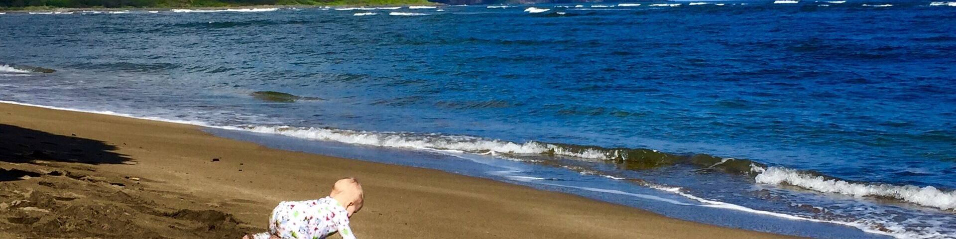 Baby Freya rushing to discover beach
#BeachBond