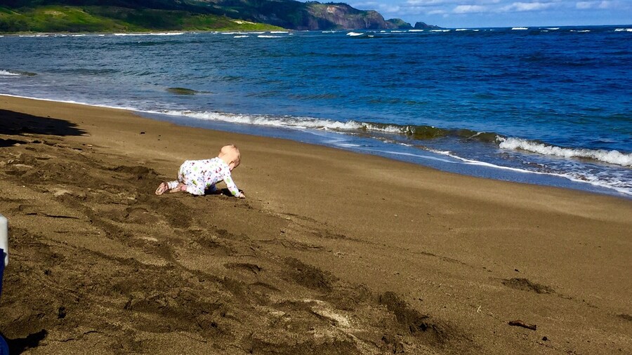 Baby Freya rushing to discover beach
#BeachBond