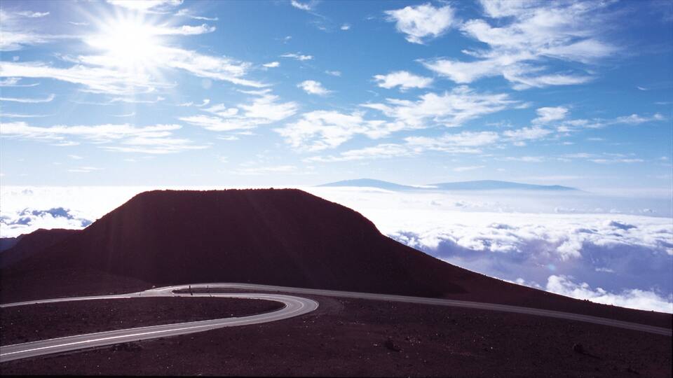 Kipahulu showing landscape views and mountains