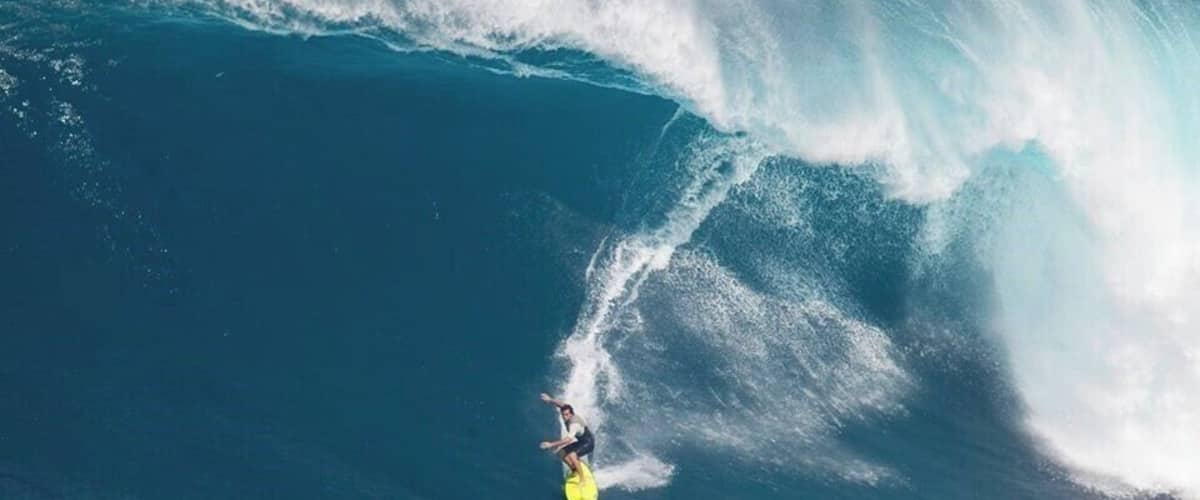 Mo Freitas at Jaws Peahi, Maui. One of the biggest waves in the world !