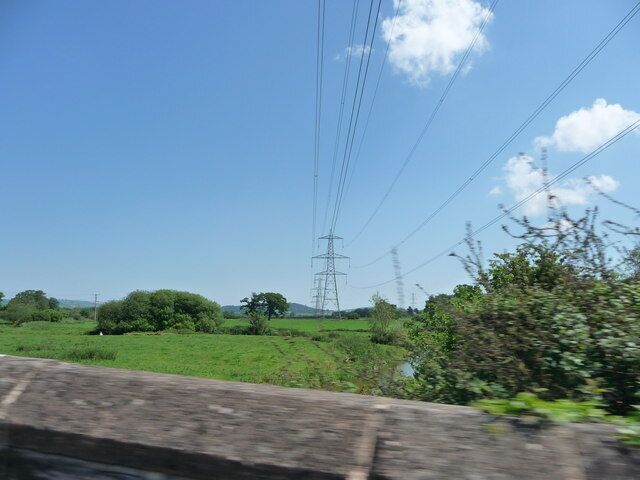 Mid Devon : Pylons & Countryside