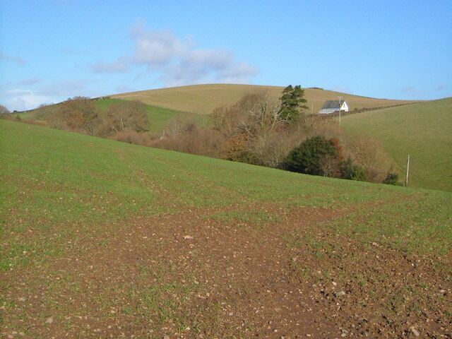 Honeyford. The farm is almost entirely hidden in this view from 290148.