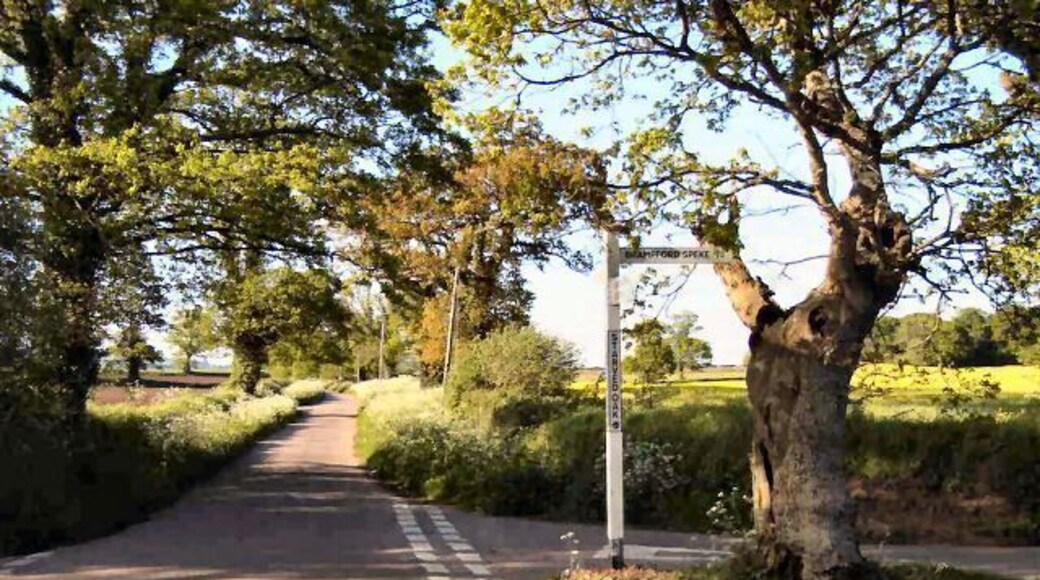 Junction to Bramford Speke N of Upton Pyne. The road straight on leads to Thorverton