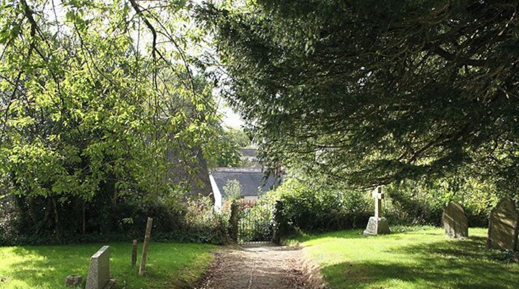 Cheriton Bishop: churchyard Path from south door