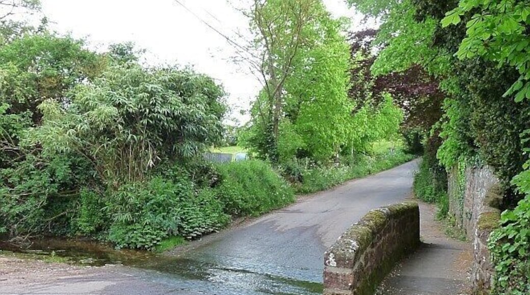Ford and footbridge at Pytte Just north of the village of Clyst St George.