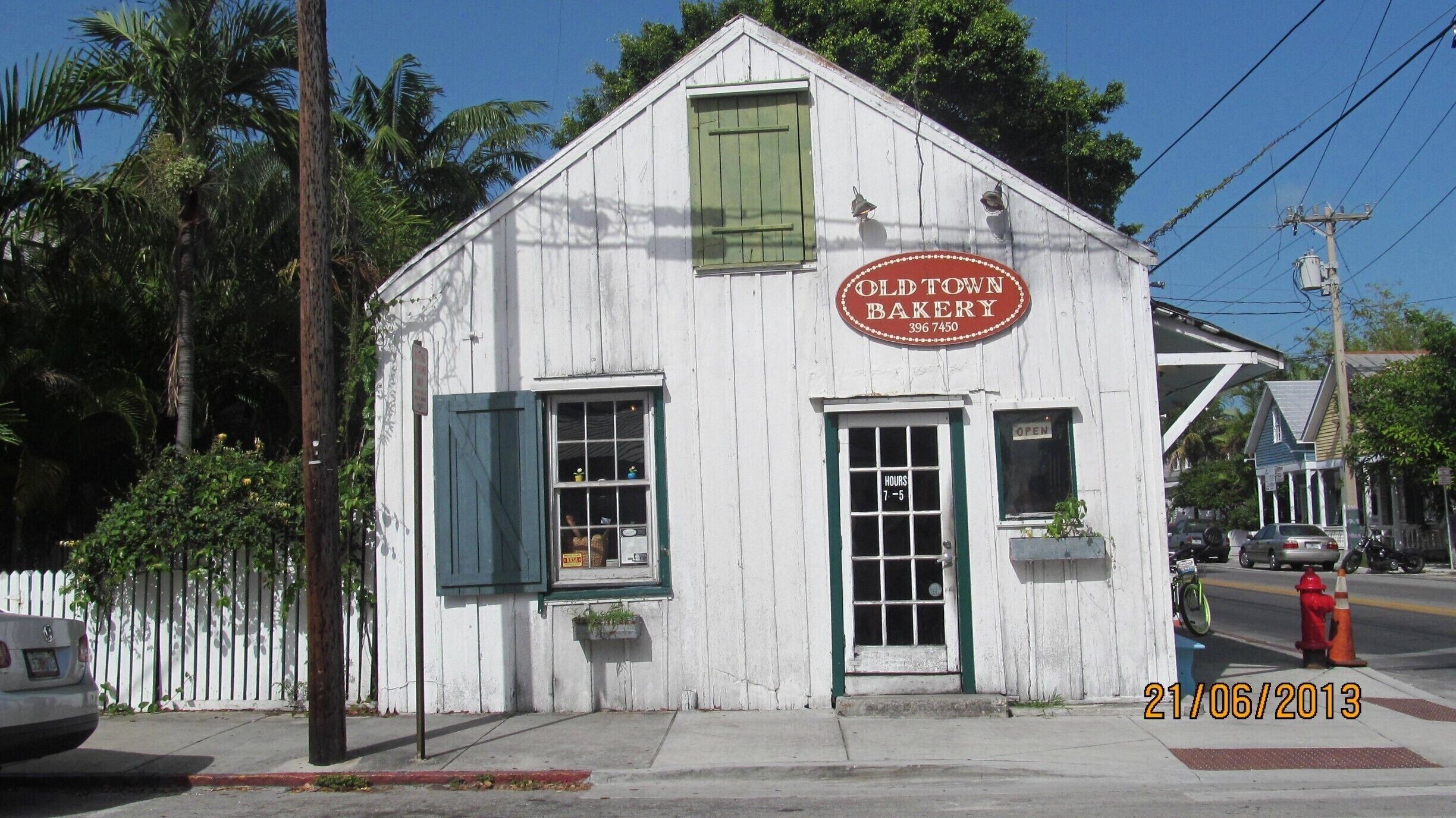 Typical construction of the island. This island is great to see it all riding a bike! #localgem