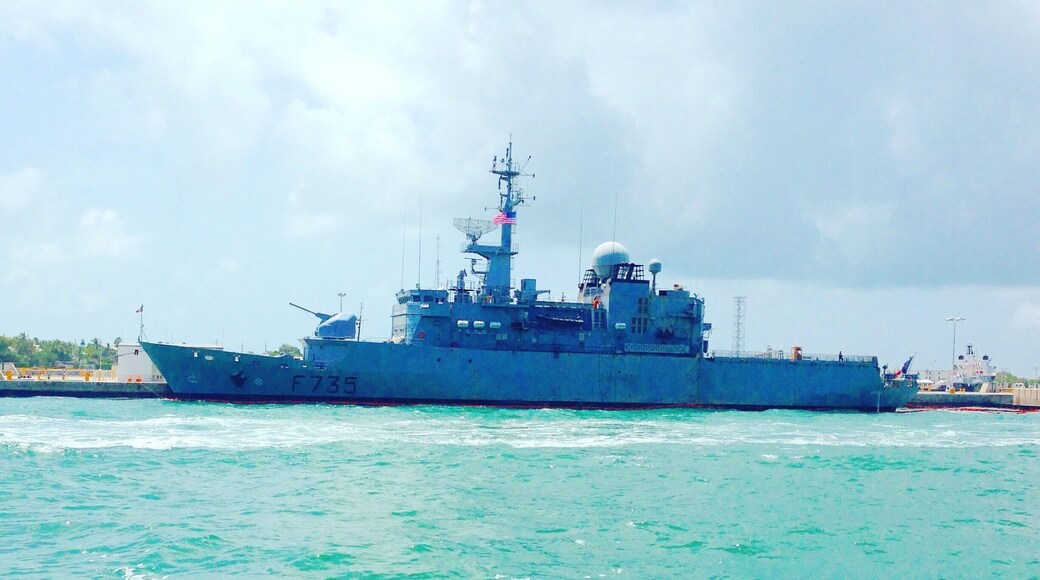 #NomadicSoul #TravelinLight
#BeachBound
#Architecture
#Waterlust
#Blue