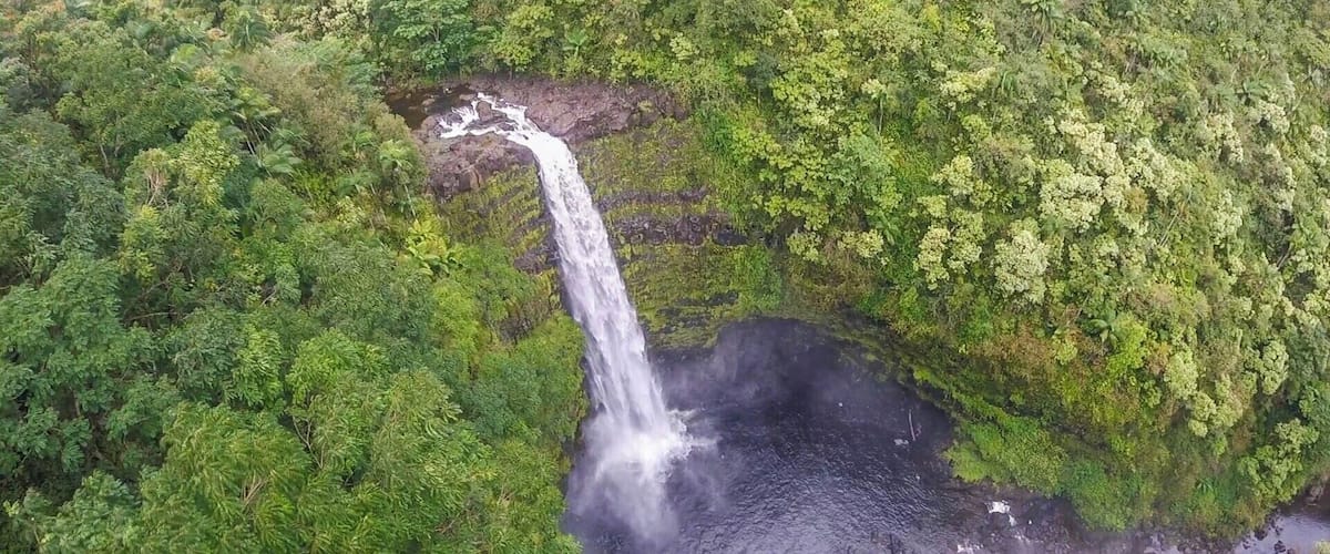When you live on an island in #Hawaii, our version of road tripping is neighbor island hopping! This past weekend, my Fiance and I went to #Hilo on the #Bigisland of Hawaii. We booked an excursion through Skyline Eco Adventures, zip lining over one of Hawaii's tallest waterfalls. This is an epic excursion and a wonderful company with professional and friendly guides. I highly recommend them!
To check out the full experience, you can read about it in my blog post here: https://contoursofatravelersmap.com/2018/03/29/13-fun-adventurous-things-to-do-in-hilo-hawaii-and-how-much-money-we-spent-in-3-days/
#lifeatexpedia
#hawaiiconcierge
#expediaconcierge