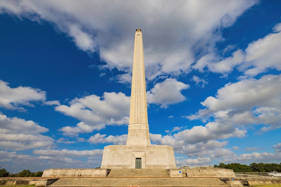 Huge tower monument in San Jacinto Battleground State Historic Site