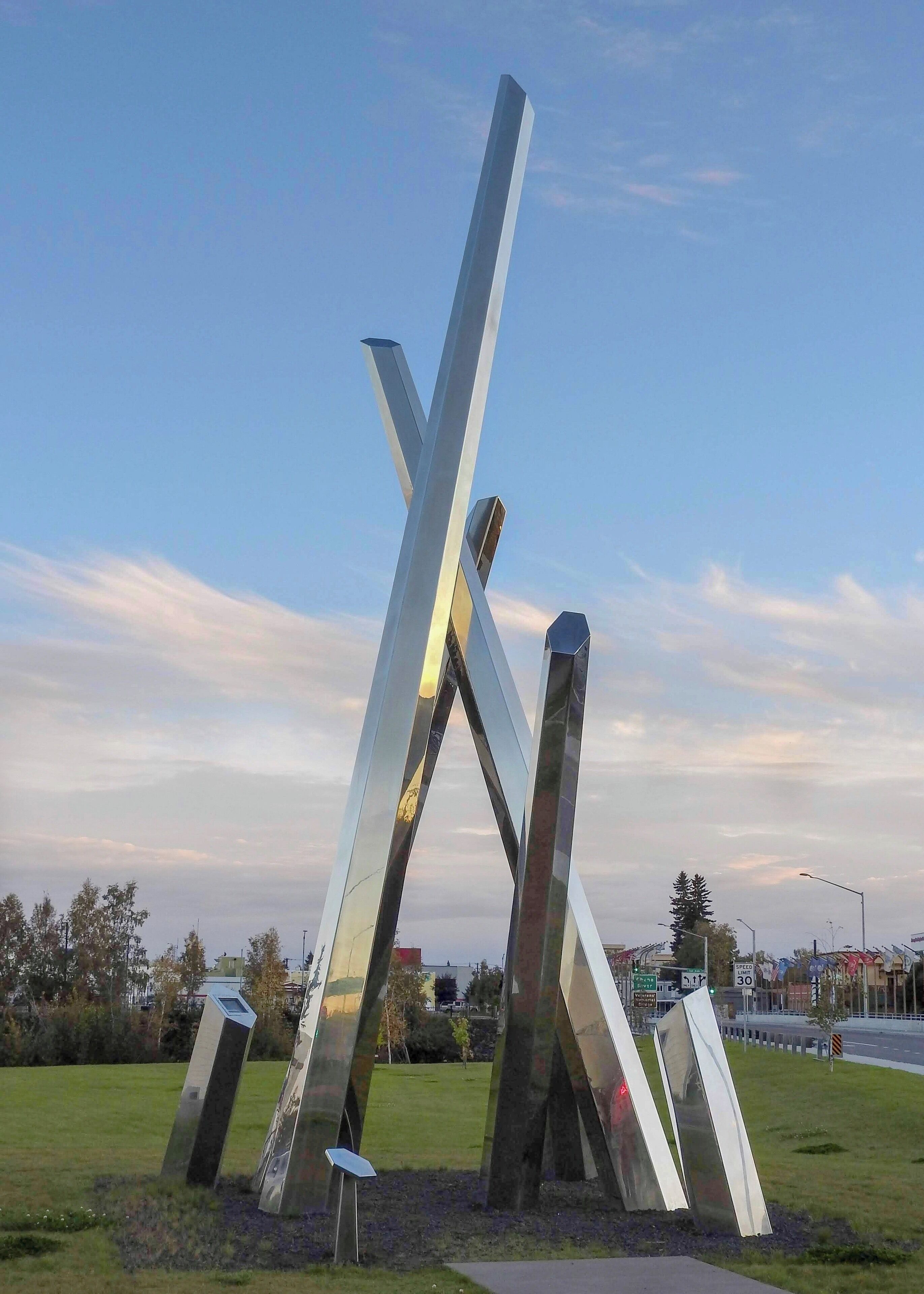 The gleaming spires reaching skyward near the banks of the Chena River in downtown Fairbanks, Alaska, look like ice crystals or quartz crystals. The longest piece reach up to about 11m (36’). Named the “Polaris”, at night when the multicoloured lights reflect on the highly-polished steel surface, it looks like northern lights dancing in the sky. (September 2016)