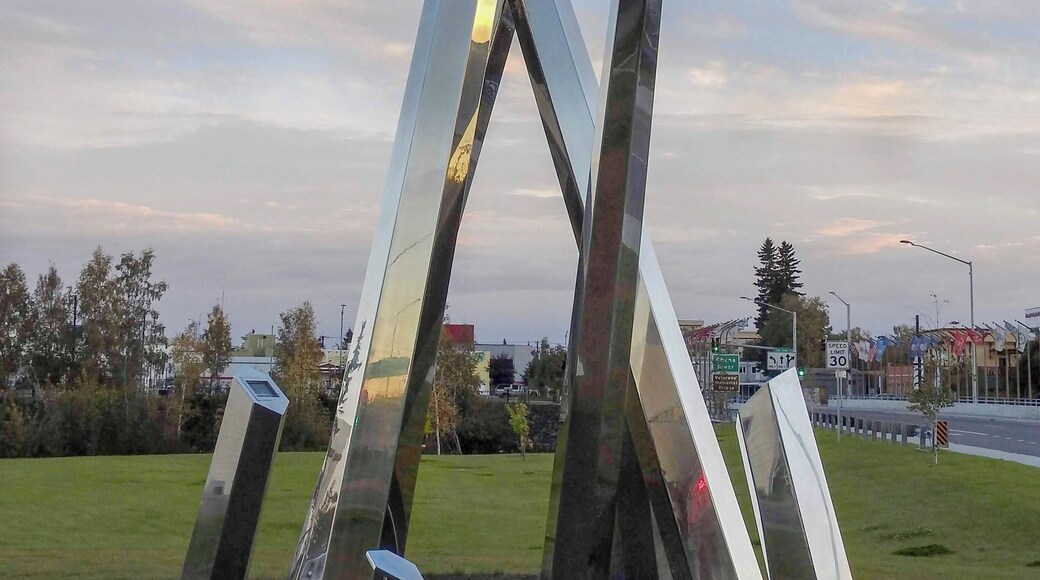 The gleaming spires reaching skyward near the banks of the Chena River in downtown Fairbanks, Alaska, look like ice crystals or quartz crystals. The longest piece reach up to about 11m (36’). Named the “Polaris”, at night when the multicoloured lights reflect on the highly-polished steel surface, it looks like northern lights dancing in the sky. (September 2016)
