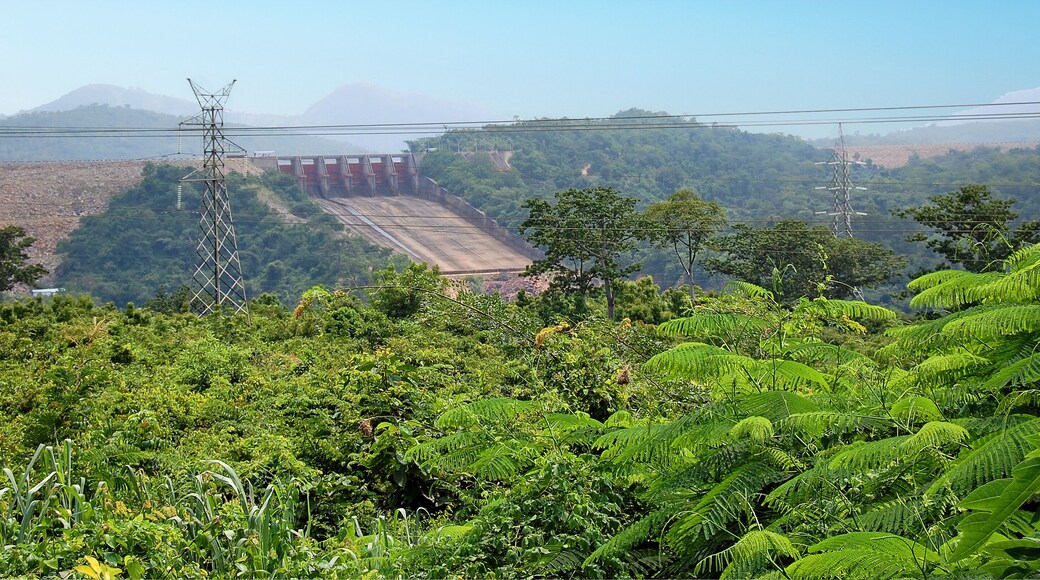 The dam / Akosombo Dam on the Volta River in Ghana (West Africa)
