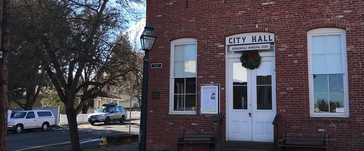 Nice tidy little City Hall