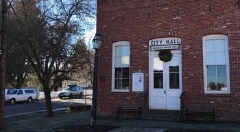 Nice tidy little City Hall