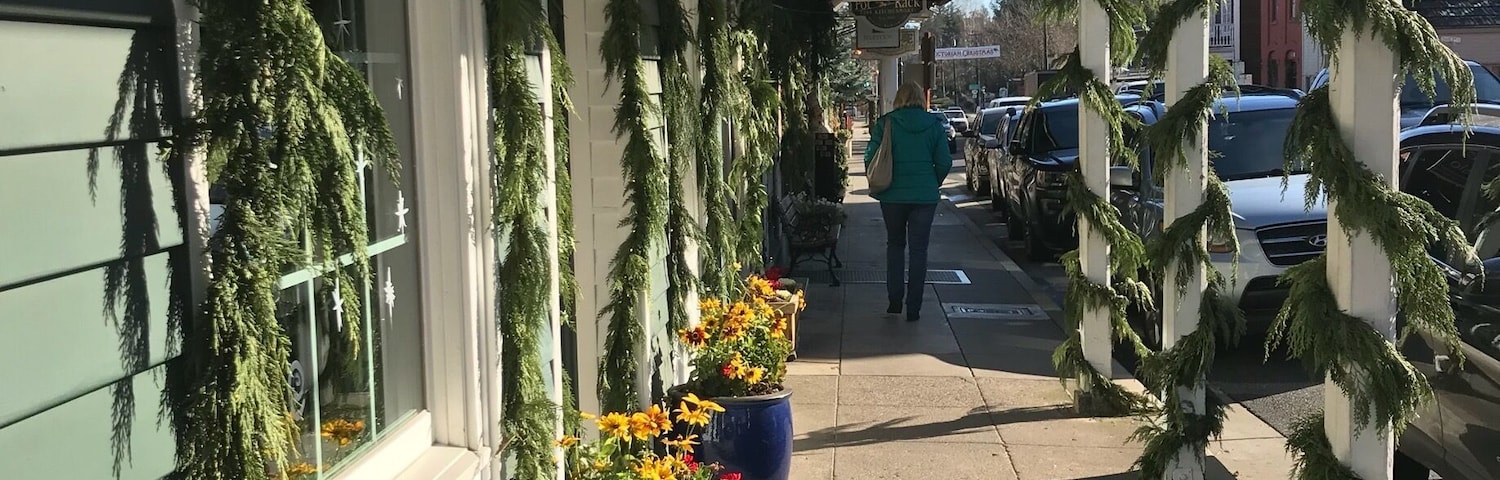 The towns theme of swags of incense Pine makes for a festive holiday town to put on your itinerary.