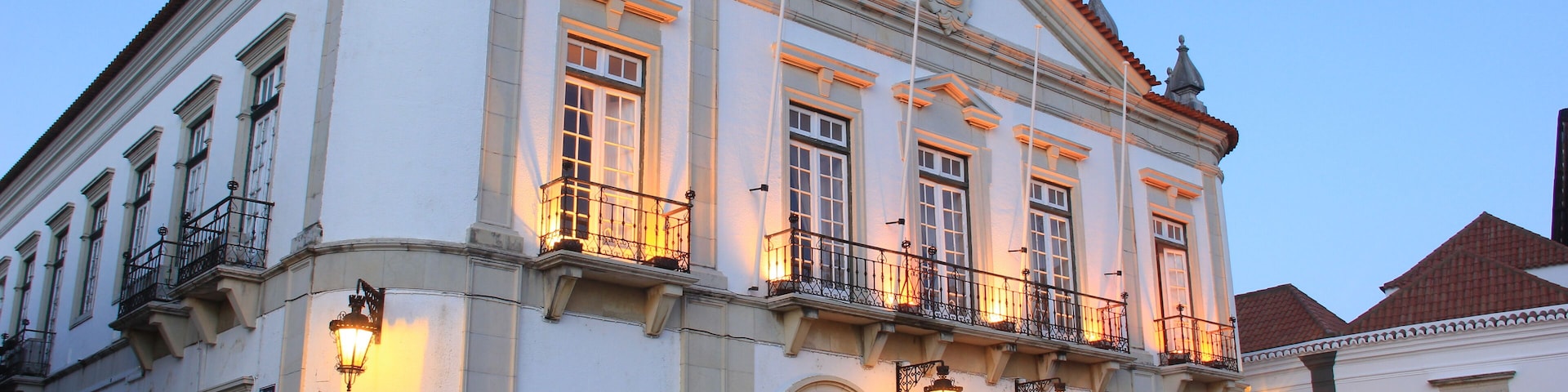 Come here at blue hour (the hour just before sunset) to capture this place in all its beauty 🥰