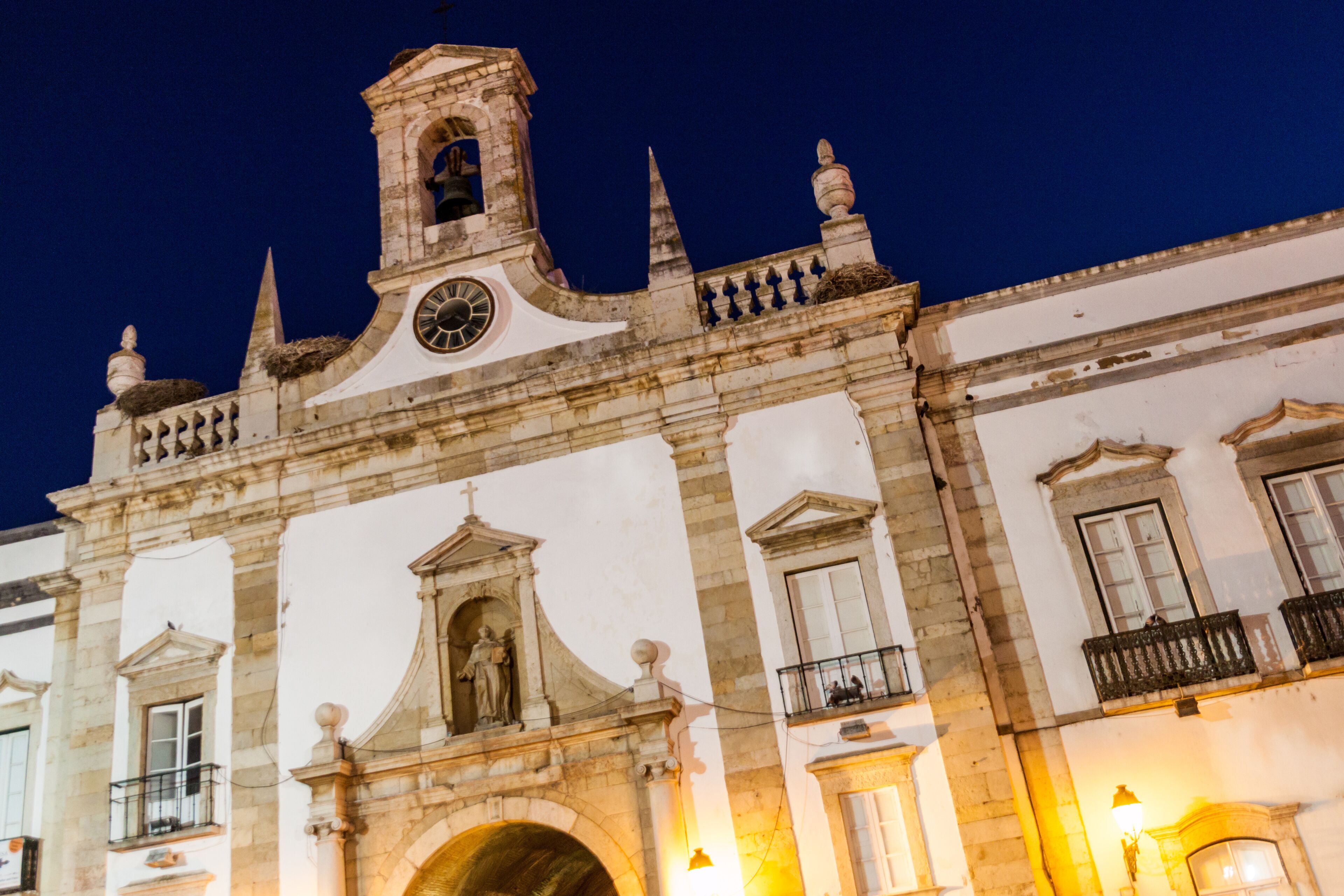 Arco da Vila, archway leading to the old town in Faro, Portugal.
