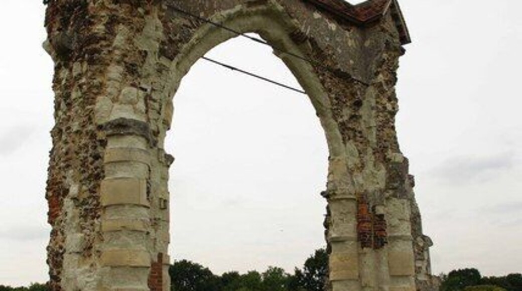 Bicknacre Priory This is all that remains of Bicknacre Priory. Part of the structure had been converted into a house but this was abandoned around 1812, the last arch was saved by former owner. Read all about it at http://www.prioryfields.org.uk/priory.php