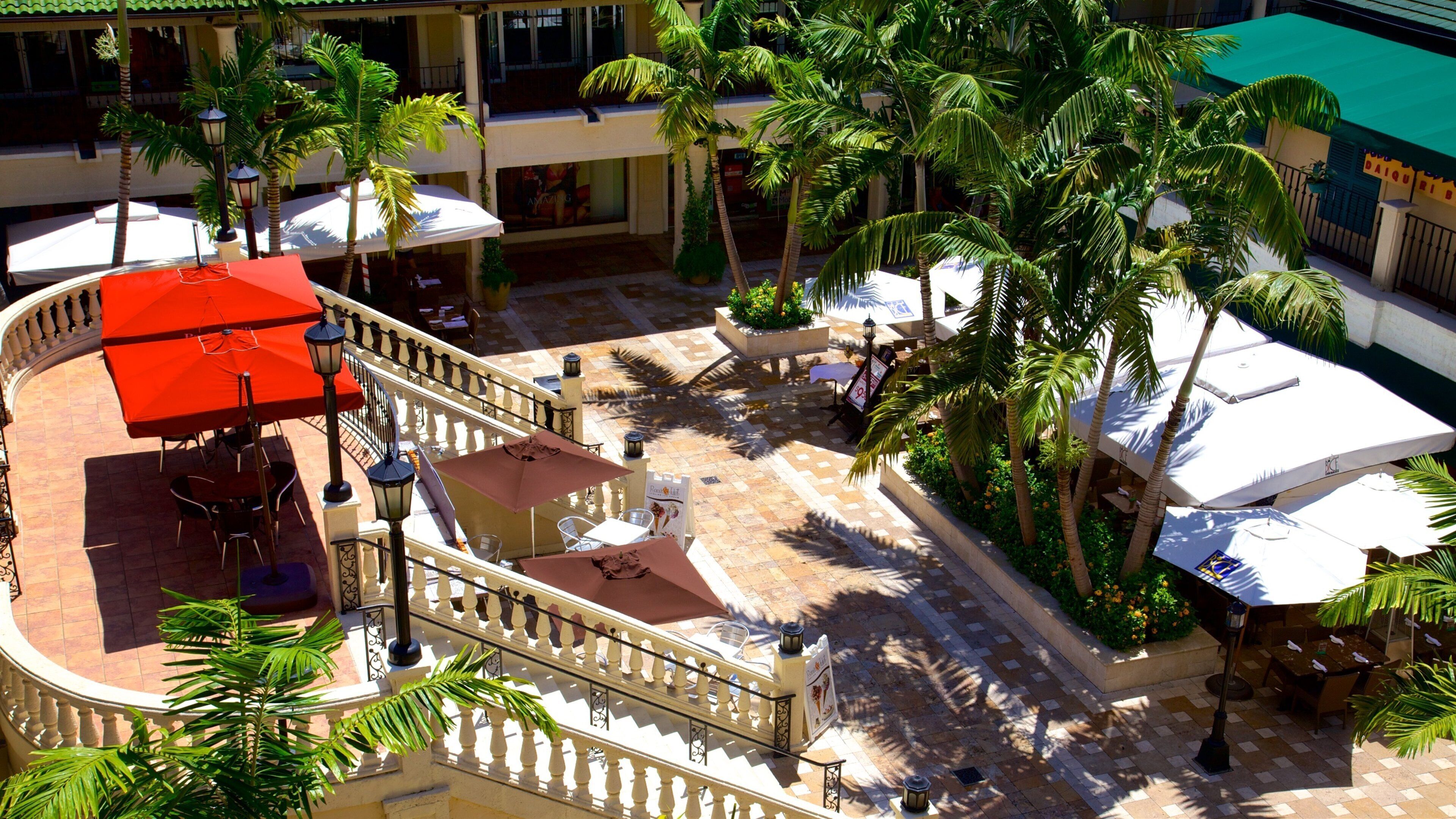 Coconut Grove mettant en vedette hôtel ou complexe de luxe