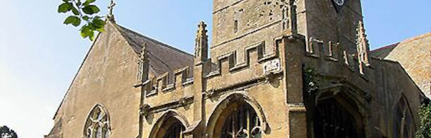 St Michael and All Angel: Lambourn. This square is a mixture of the village of Lambourn and farmland. This church is in the northern section of the square.