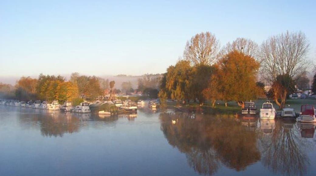 The River Thames, Hurley The entrance to the marina at Harleyford viewed from the footbridge at Temple.