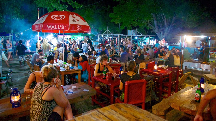 Indonesia which includes outdoor eating, street scenes and night scenes