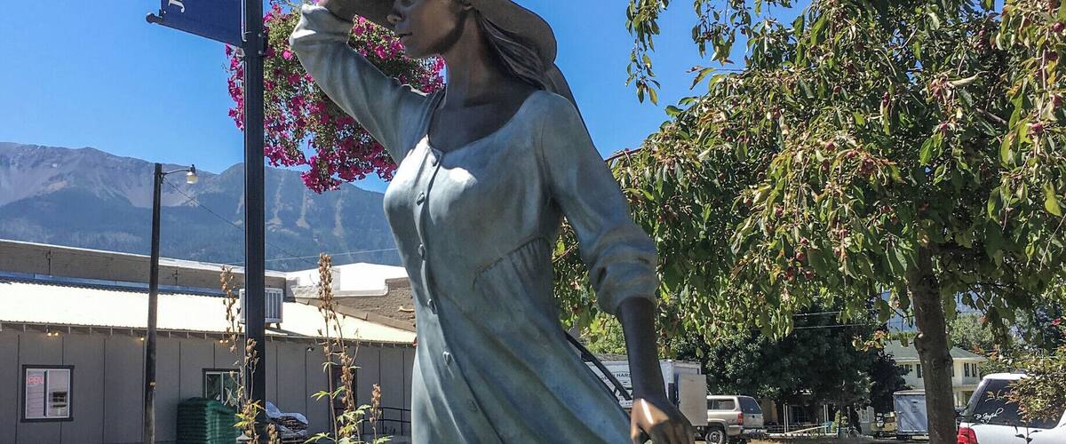 Home to one of the largest bronze foundry's in the United States, the City of Joseph is a charming artist destination in Eastern Oregon. Worth the drive.