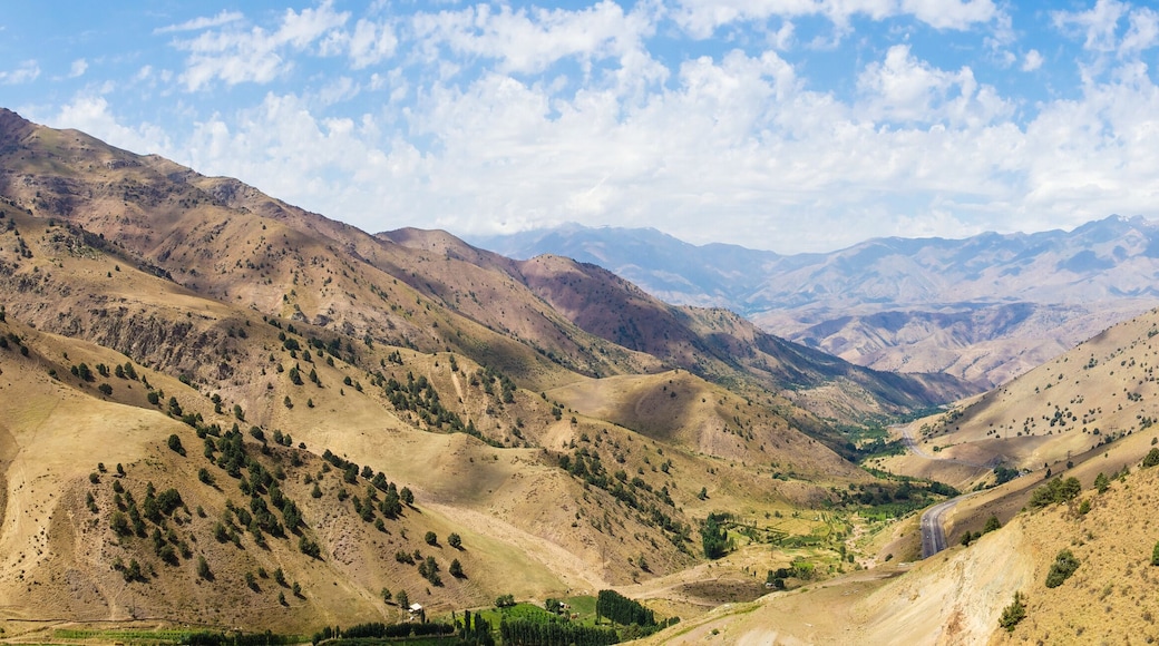 View from Kamchik (Qamchiq) mountain pass connecting Tashkent and Fergana valley, Uzbekistan.
