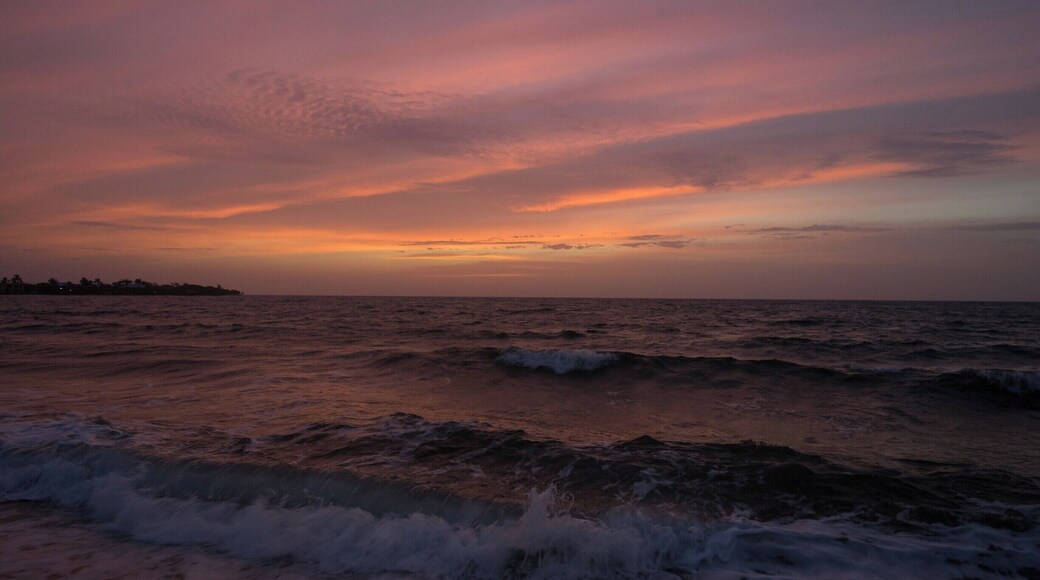 Sunrise in Placencia. It's been about 17 years or so since I've been there, and Placencia has gotten a lot bigger. Much has changed (radically), but the stunning ocean views have not!