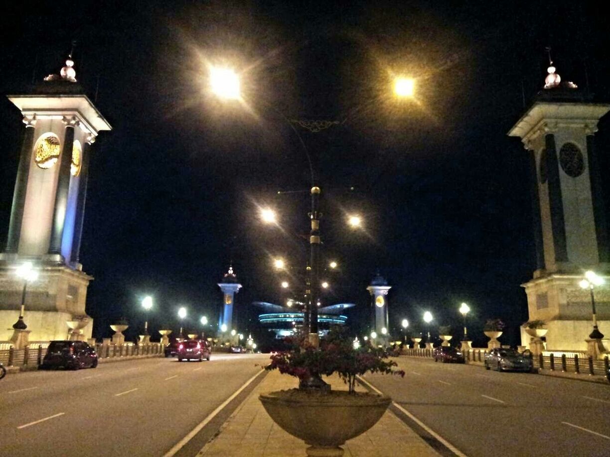 Spectacular night views at the bridge and surrounding the city. Quite a romantic getaway especially for night dates.