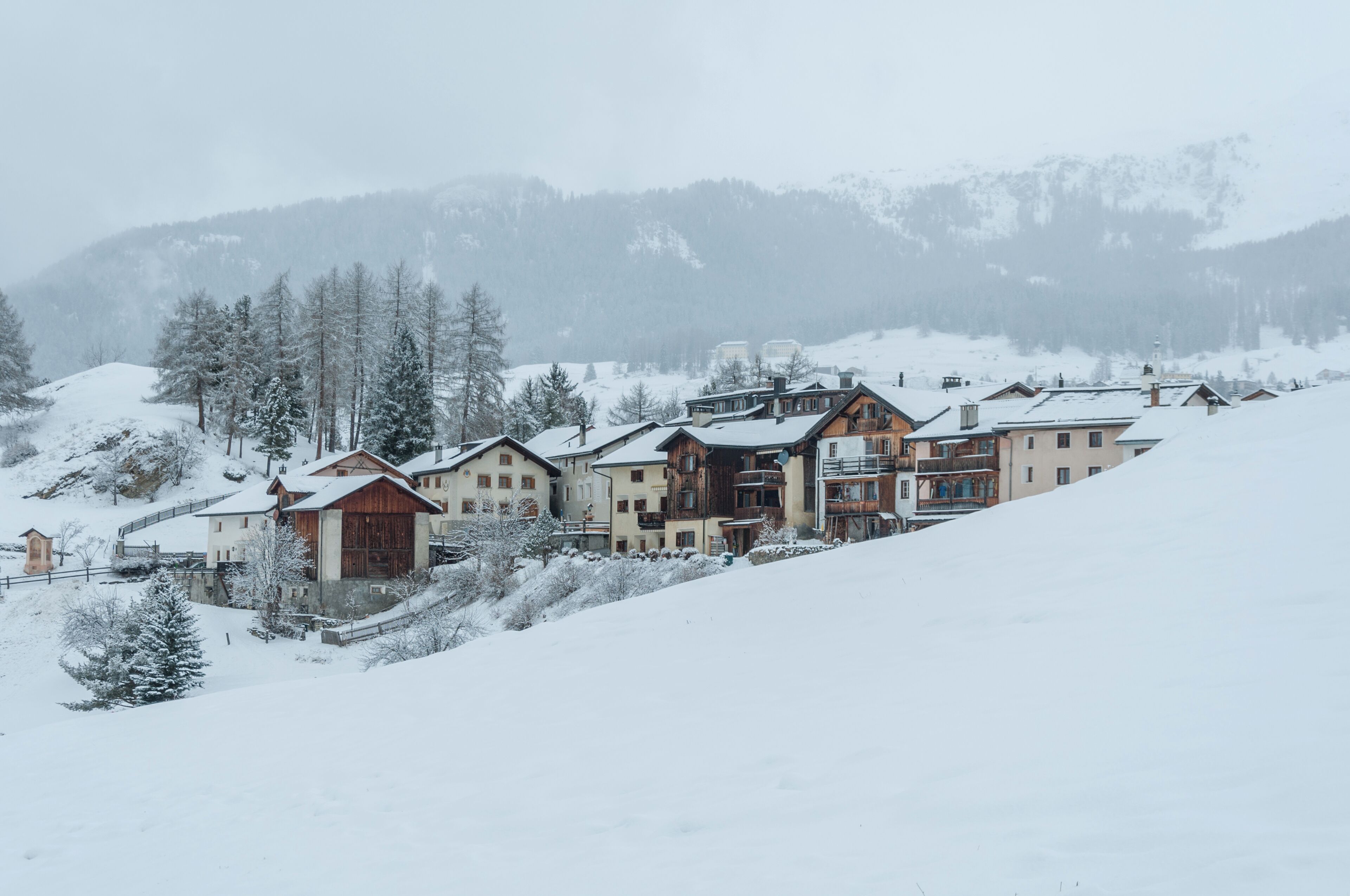 Switzerland, Graubünden, Tarasp in winter