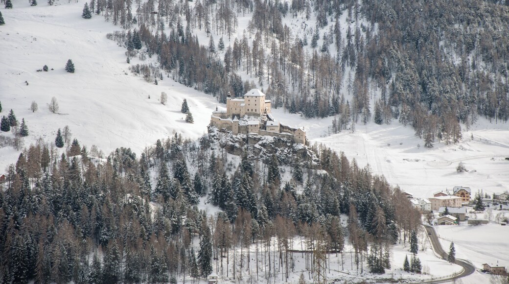 Switzerland, Graubünden, Tarasp castle in winter